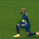 (VIDEO) Evo zašto je zvijezda Arsenala kleknula pred igrača Slavije
