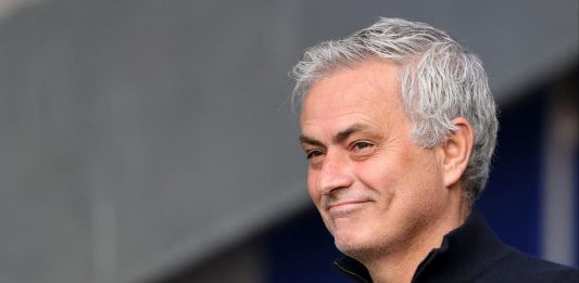 Jose Mourinho sletio na aerodrom, vrijeme je za preuzimanje voljenog kluba