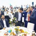 (VIDEO) Pogledajte kako Đoković i Dodik pjevaju Halidovu pjesmu na svadbi
