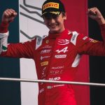 Dino Beganović vozi bolid Formule 1