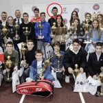 (FOTO) Ko koga laže? Đoković 16. decembra pozitivan, a 17. uručivao pehare mladim teniserima