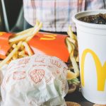 (VIDEO) Znaš li zašto Coca-Cola u McDonald’su ima puno bolji okus od drugih?