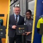 (FOTO) Rooney u ime FS Engleske uručivao ramazanske poklone