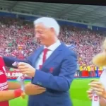 (VIDEO) Predsjednica Engleskog nogometnog saveza je svima pružila ruku, a onda joj je prišao Salah…