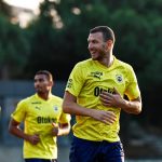 (VIDEO) Džeko zaplesao u busu i napravio ludnicu u avionu