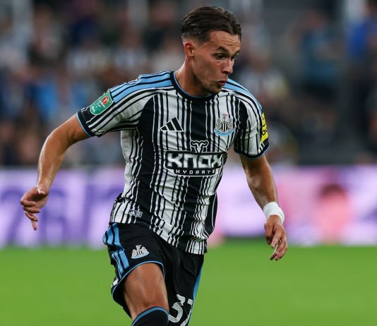 Navijači Newcastle Uniteda posvetili pjesmu Dediću